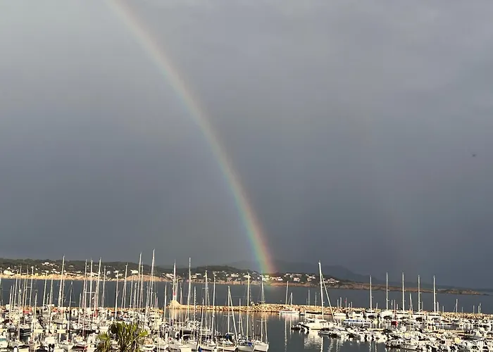 Face A La アパート バンドール